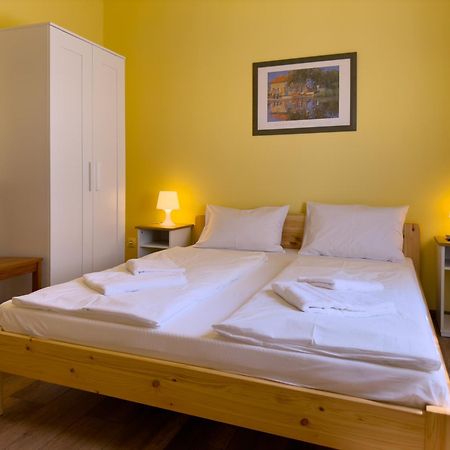 Hotel Irisz Panzio Budapest Esterno foto