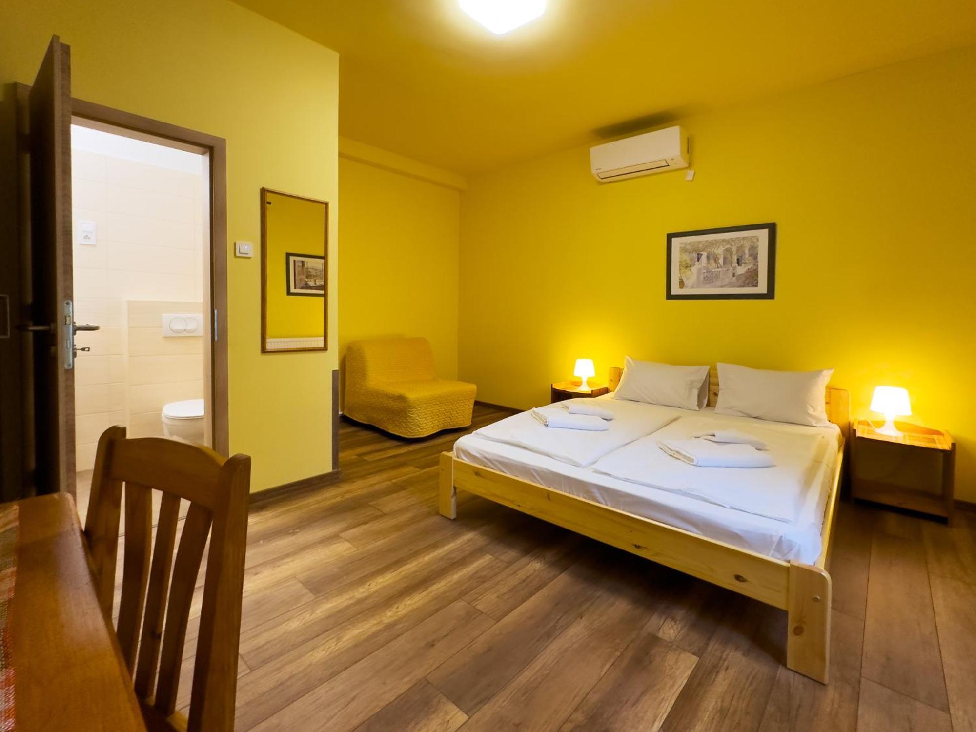 Hotel Irisz Panzio Budapest Esterno foto