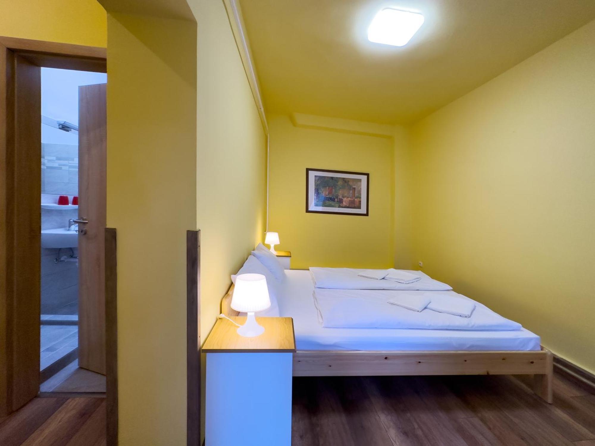 Hotel Irisz Panzio Budapest Esterno foto